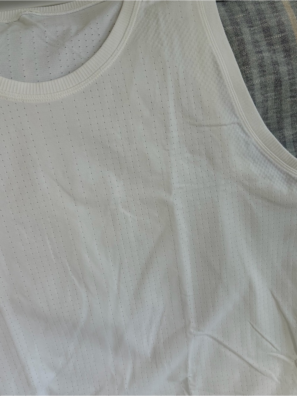 ATHLETA In Motion Athletic Tank. Sleeveless. White. Large. - Picture 2 of 9